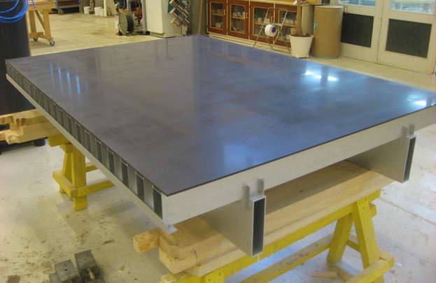 Air-bearing plate in work shop during lapping/polishing process