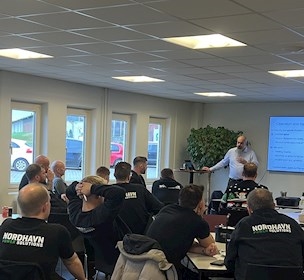 Montører hos Nordhavn Power Solutions