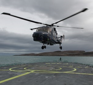 Lasersvejsning som reparationsmetode på Lynx helikoptere. Foto: Lars Bøgh Vinther, Forsvarsgalleriet.dk