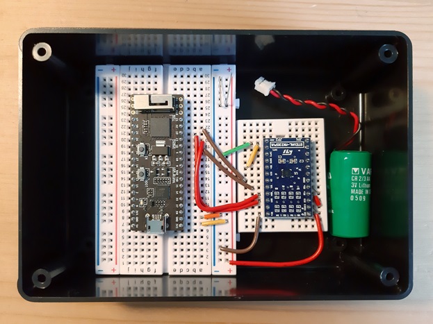 Prototype of a sensor device logging vibration data and transmitting it to receiving device via Bluetooth.