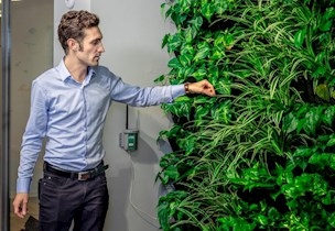Intelligent IoT-plantevæg