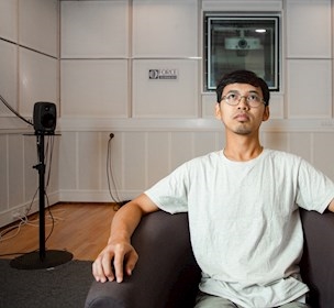 Man listening in audio test