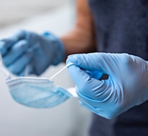 Accredited testing of protective gloves